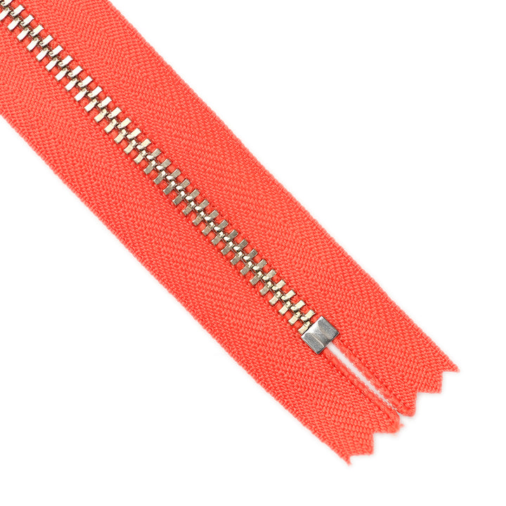 YKK METAL CLOSED-END ZIP NO.4.5 NICKEL BOARD-PULL COL 200 FLAME RED