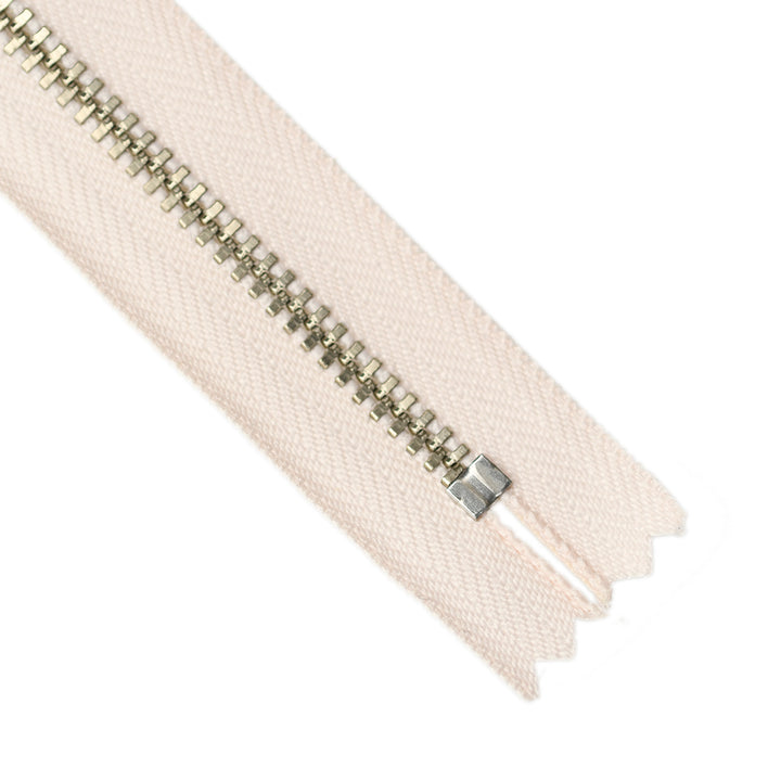 YKK METAL CLOSED-END ZIP NO.4.5 NICKEL BOARD-PULL COL 293 PASTEL PINK
