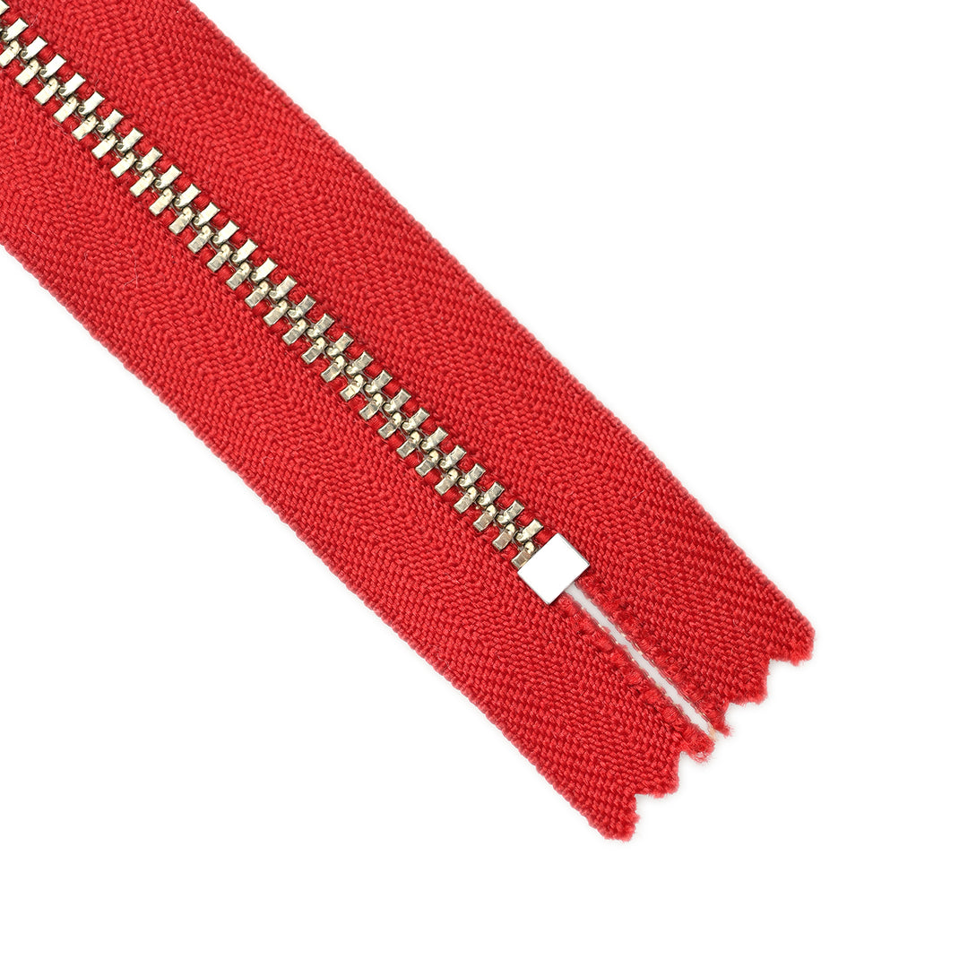 YKK METAL CLOSED-END ZIP NO.4.5 NICKEL BOARD-PULL COL 519 RED