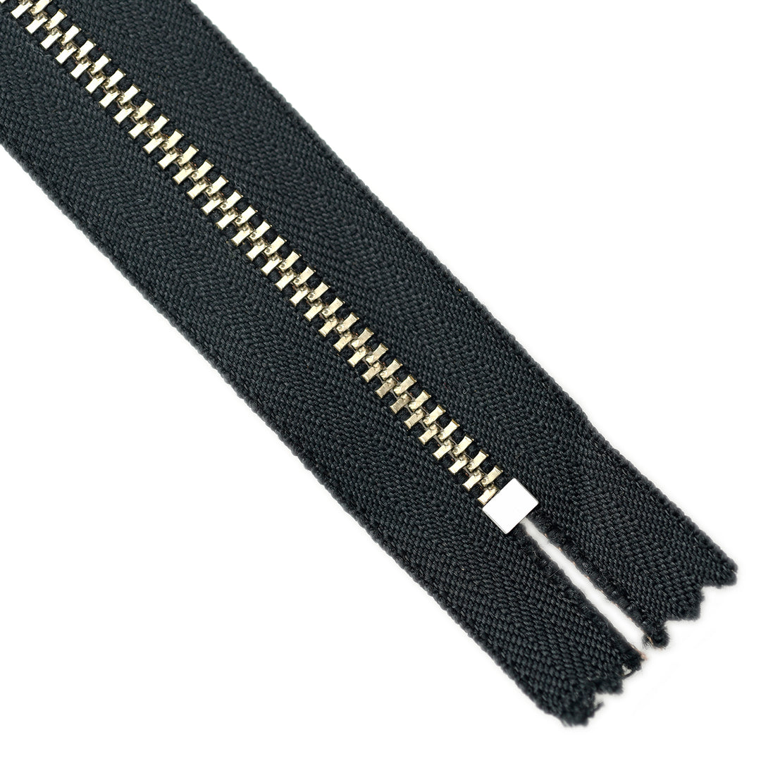 YKK METAL CLOSED-END ZIP NO.4.5 NICKEL COL 156 CHARCOAL