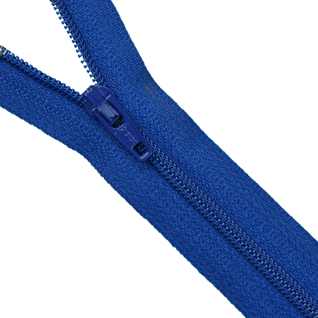 YKK NYLON CLOSED-END ZIP NO.3 COL 220 VIVID BLUE