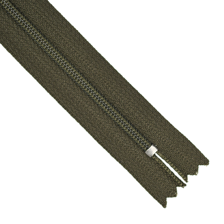 YKK NYLON CLOSED-END ZIP NO.3 COL 223 DARK ARMY GREEN