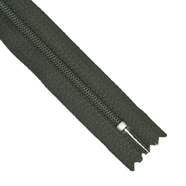 YKK NYLON CLOSED-END ZIP NO.3 COL 237 DARK JUNGLE GREEN