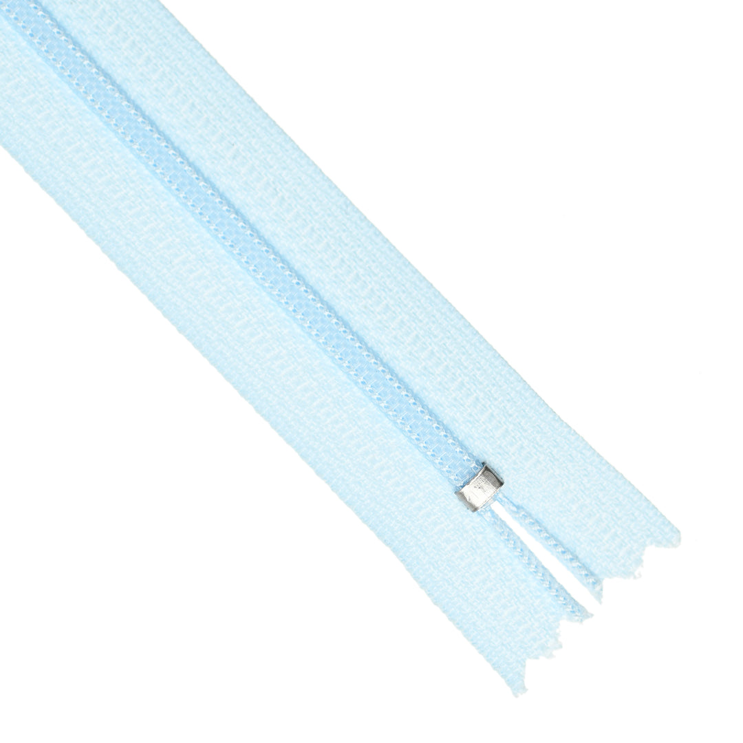 YKK NYLON CLOSED-END ZIP NO.3 COL 542 BABY BLUE